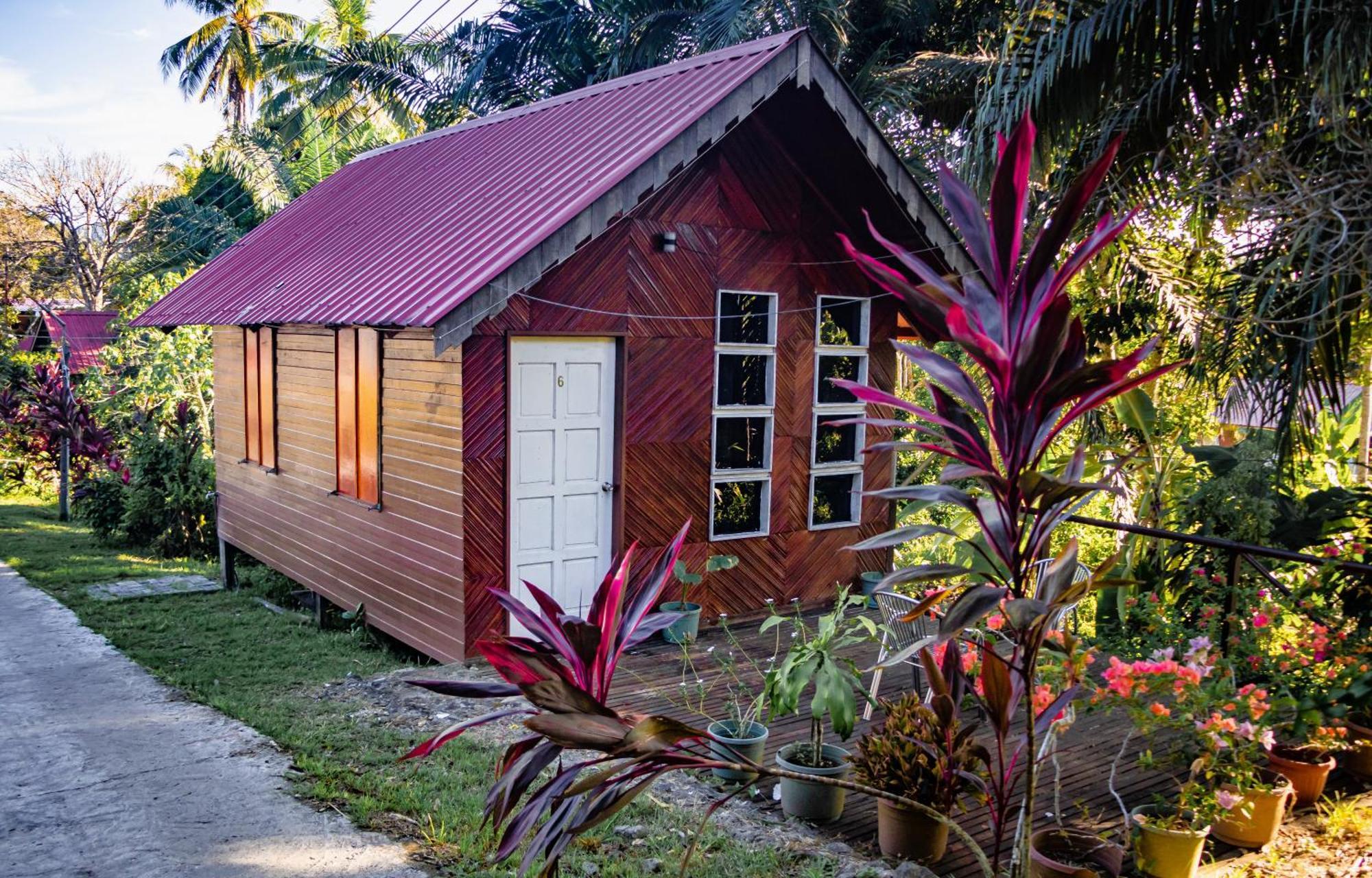 Timba Garden Free Town And Jetty Transport Hotel Semporna Exterior photo