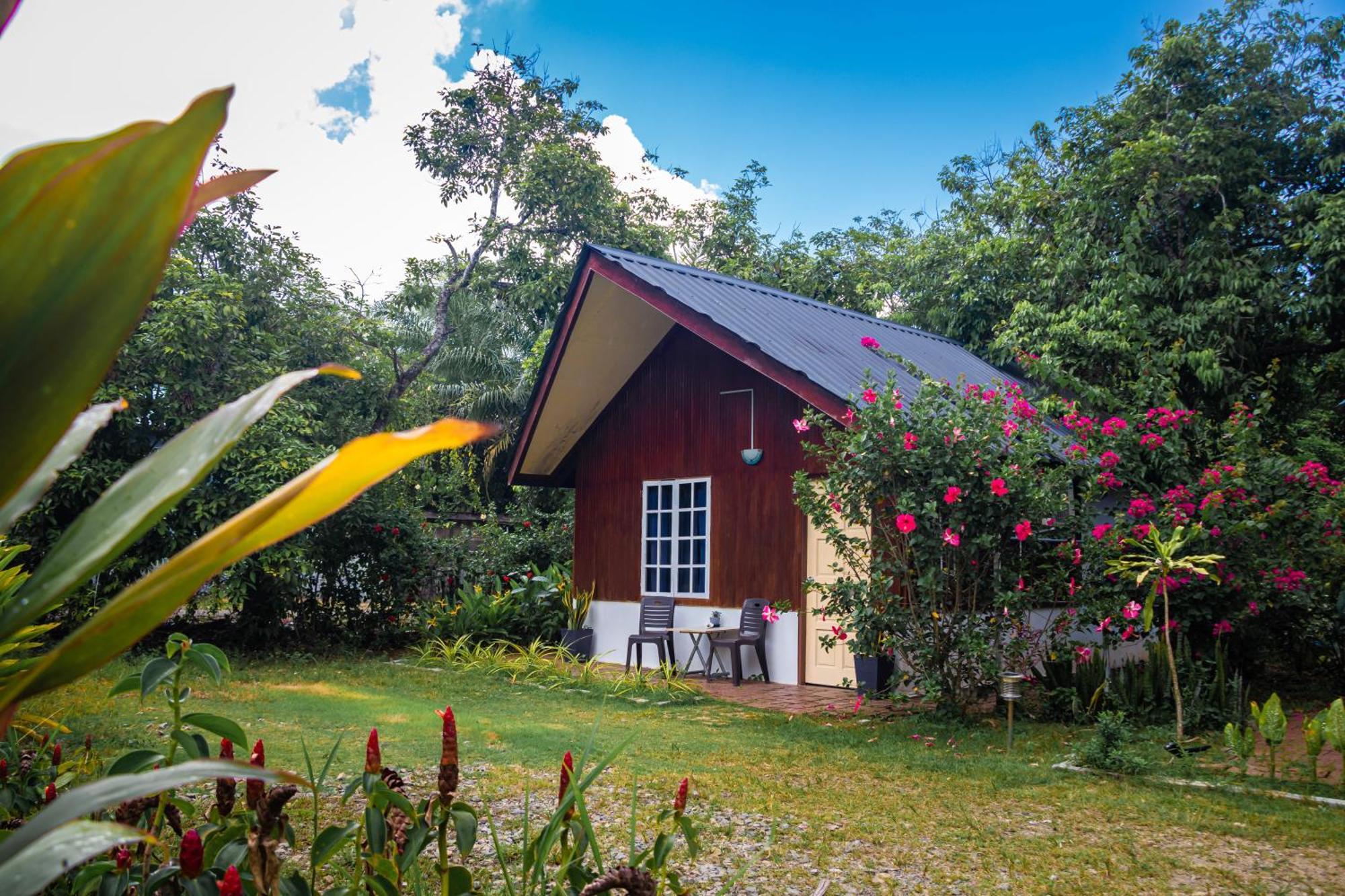 Timba Garden Free Town And Jetty Transport Hotel Semporna Exterior photo